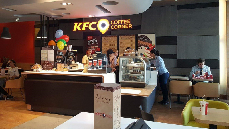 KFC a deschis primul Coffee Corner din România, în Unirea Shopping Center din Bucureşti