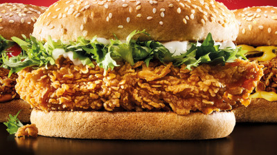 KFC relansează Zinger prin campania &bdquo;Mai bine pe bune dec&acirc;t cool&rdquo;