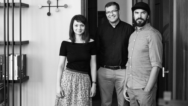 Brandul e ideea, brandingul e cum o transmiti. Beniamin Pop povesteste despre munca unui Brand Architect