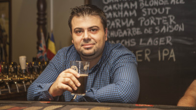 Razvan Costache, bautor si povestitor de bere buna: Consumatorii sunt confuzi, lucru de care profita mastodontii de bere macro cu sloganuri de genul &quot;craft quality beer&quot;