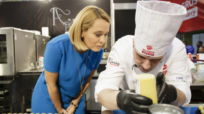 Andreea Esca spune cartofi prăjiți, Exarhu pâine cu unt. Dar care era întrebarea?