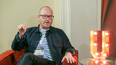 IAA. Exercițiu filosofic cu Jamie Brassett (University of the Arts London): ”Să greșești experimentând este un pas important în actul creativ”