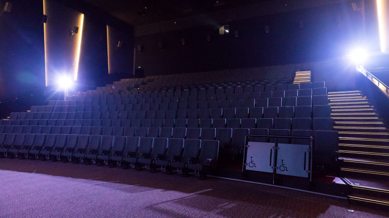Grand Cinema & More completează dotările sălii Ultra cu singurul proiector cu laser din Europa de Sud-Est