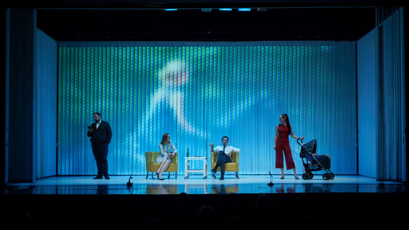 BRD continuă turneul „Manifest pentru dialog” și aduce spectacolul Familii în 10 orașe din România