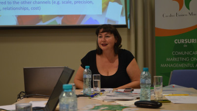 Kelly Freeman (trainer în comunicare): "Brandul este o promisiune pe care o facem publicului nostru"