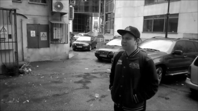 Nicu Banea (aka Cosmin's Vlog) a bagat 20 de lei intr-un selfie-stick, iar Micutzu i-a dat share