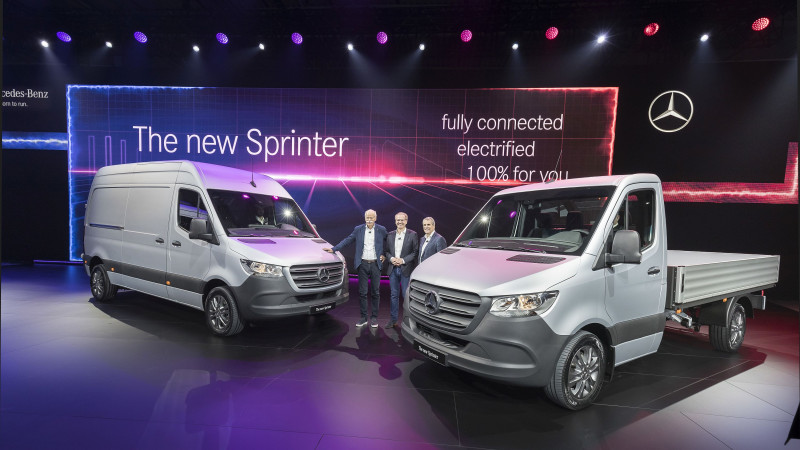 Caracteristici consacrate, o nouă etapă în ceea ce privește conectivitatea și varietatea: Mercedes-Benz prezintă a treia generație Sprinter