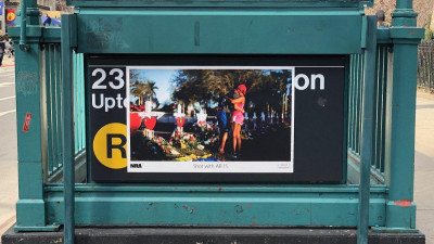Reclame tulburătoare de gherilă pe zidurile din New York