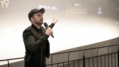 &Icirc;nt&acirc;lnirea surpriză a actorului Sebastian Stan cu fanii Avengers: Infinity War