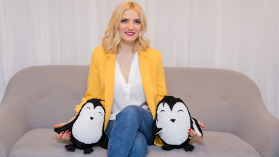 Manuela Ciugudean și Pinguinii ei: &rdquo;Imediat după naștere, dintr-un om foarte activ social, am devenit casnică. Din vara lui 2017, sunt mama-antreprenor&rdquo;