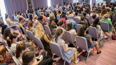 Conferința Social Moms: Tu cum naști? Pregătirea pentru naștere. Totul despre naturală și prin cezariană.