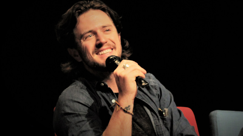 130 de refuzuri mai târziu, bestseller #1 New York Times. Pierce Brown: "Unii se bucură de viața online. Eu nu"