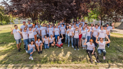 KFC a organizat „Ziua Curățeniei” în satul SOS din București și a donat peste 37.000 de euro ca parte a campaniei „Bucket de bine”