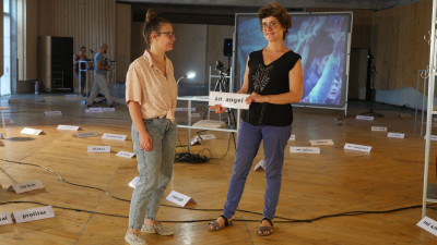 Clyde Chabot și Ruxandra Gubernat despre conceptul instalației “Un Muzeu (teatru)”: colapsul visului comunist