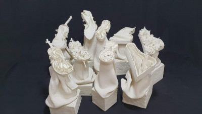Trofeele Concursului Internațional George Enescu sunt lucrări de artă, unicat, semnate de artistul ceramist Daniela Făiniș