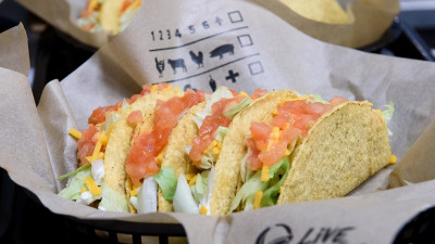Dublă sărbătoare, alături de fani: Onomastică și aniversare în octombrie pentru Taco Bell, la un an de la lansare