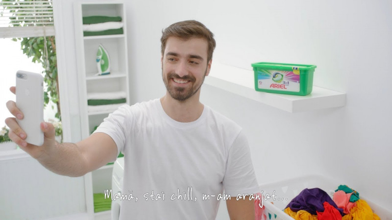 Cat vor sa mai simplifice lucrurile brandurile de detergenti, astfel incat sa puna si barbatii la spalat?