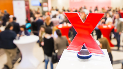 A zecea ediție TEDxBucharest aduce pe scenă 19 vorbitori cu povești puternice despre cum și-au depășit barierele