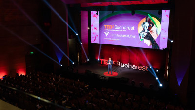 Ediția aniversară TEDxBucharest a avut loc &icirc;n acest weekend și a adunat peste 800 de participanți care s-au lăsat inspirați de idei care merită &icirc;mpărtășite