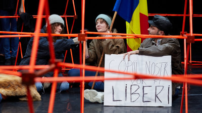 153 DE SECUNDE - Vine la Teatrul Apollo 111 înaintea turneului național