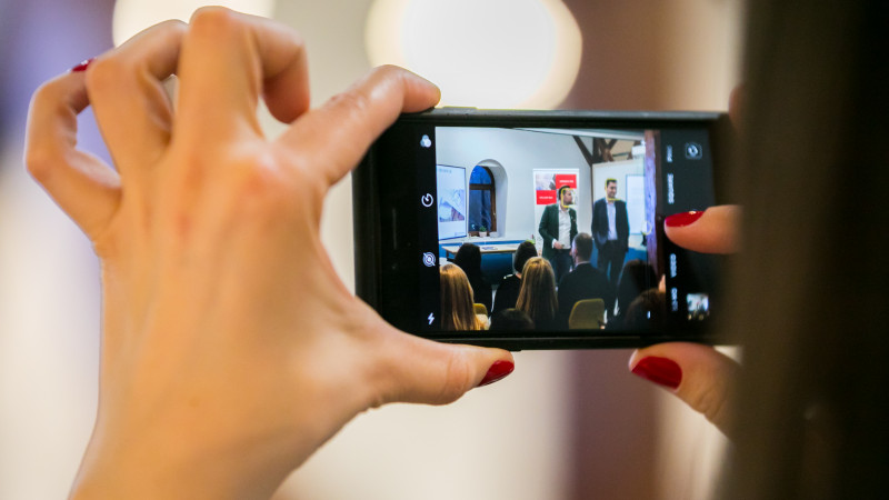 Lipsa răbdării, minimalismul și fuga de branduri sunt printre cele mai relevante tendințe analizând comportamentul românilor în 2019, conform studiilor iSense Solutions