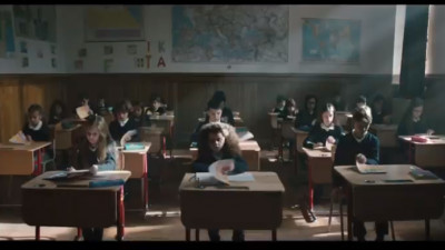 Pentru o generație care nu mai vrea să stea în banca ei