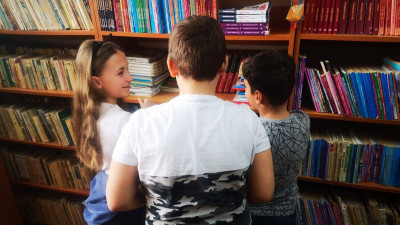 Sala de recreere pentru copii a spitalului de la Curtea de Argeş a fost dotată cu cărţi donate de copii şi părinţi din Bucureşti