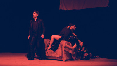 HAMLET ȘI NOI - spectacolul care transformă casele de patrimoniu și muzeele în teatre pentru o zi