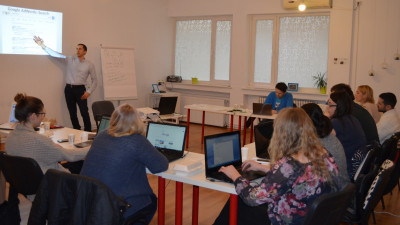 Cursuri Creative anunță oferta de Paște: peste 100 de ore de training cu reducere de 20%