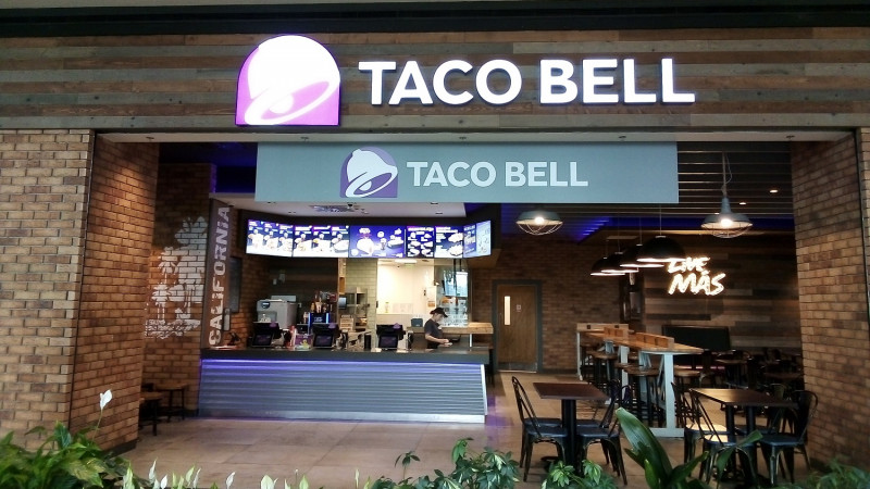 Taco Bell își surprinde fanii cu Taco’n Taco și duce #LiveMas la nivelul următor, cu un restaurant într-un restaurant