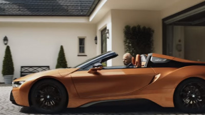 Glumiță BMW la pensionarea directorului Mercedes Benz
