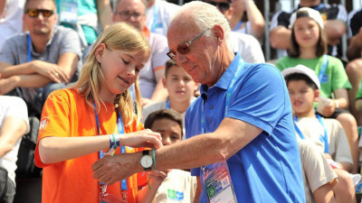 Franz Beckenbauer, ambasadorul global al Programului Fotbal pentru Prietenie, va fi alături de tinerii fotbaliști la ediția de anul acesta a programului, care se va desfășura &icirc;n Madrid