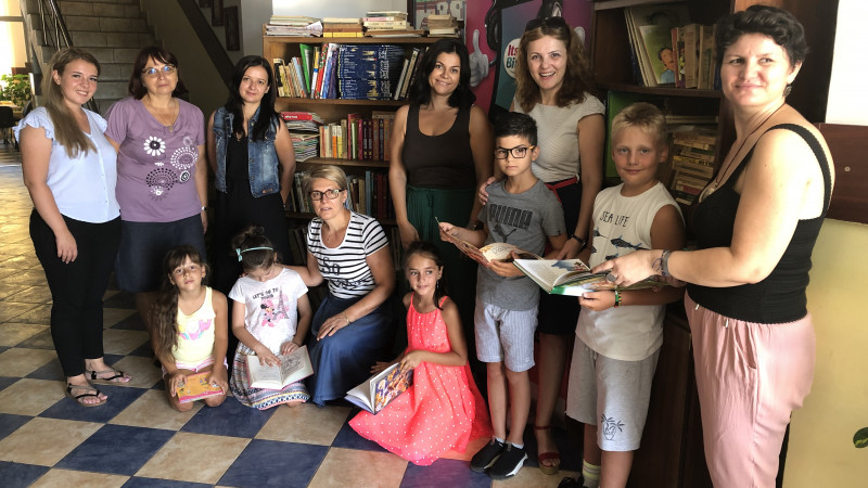 2 biblioteci au fost donate copiilor din proiectul social Hero After School, prin campania Dăruiește o lume de basm