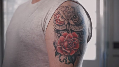 Tatuajele vorbesc. La propriu
