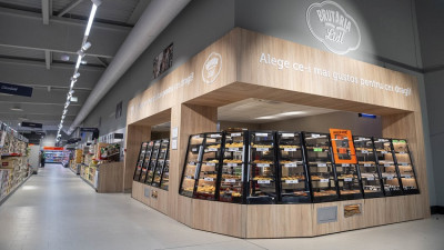 În efortul de a reduce consumul de plastic, Lidl scoate complet de la vânzare produsele de plastic de unică folosință și testează alternative pentru pungile de la raioanele de legume și fructe și brutărie