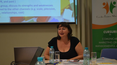 Kelly Freeman, expert în comunicare: "O comunicare internă bună este vitală pentru construirea culturii organizaționale"