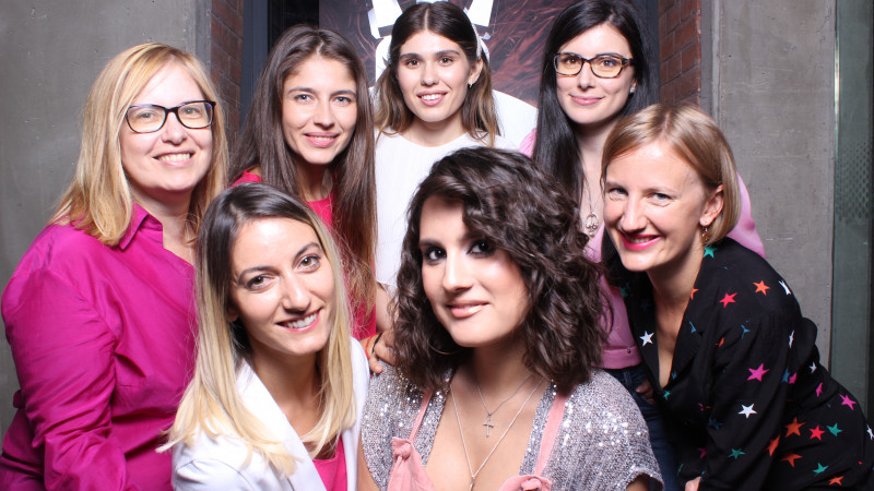 Noua colecție de bijuterii Pandora s-a lansat printr-o petrecere pink manifest. Meet The New Pandora