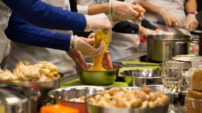 Paprika Events, impreuna cu Chef Cezar Munteanu, au creat programul Food@theOffice care ajuta la imbunatatirea stilului de viata al angajatilor