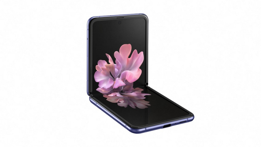 Viitorul își schimbă forma: exprimă-ți personalitatea cu Galaxy Z Flip. Primul display pliabil de sticlă produs de Samsung, care oferă experiență mobilă nouă și unică