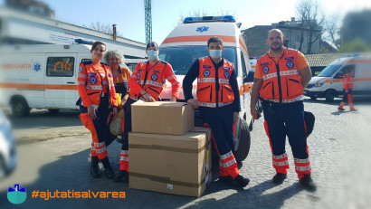 Proiectul Ajutați Salvarea donează echipamente de protecție&nbsp;pentru ambulanțele din București