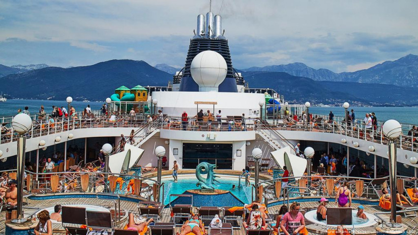 Crime+Investigation difuzează în premieră serialul documentar „Ucigași în croaziere”