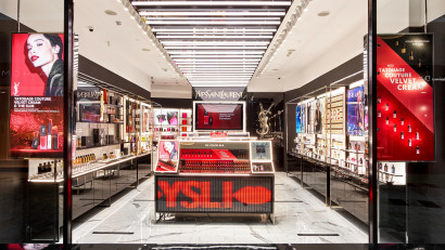 Yves Saint Laurent Beauty a deschis primul boutique din Europa, la București, &icirc;n Băneasa Shopping City