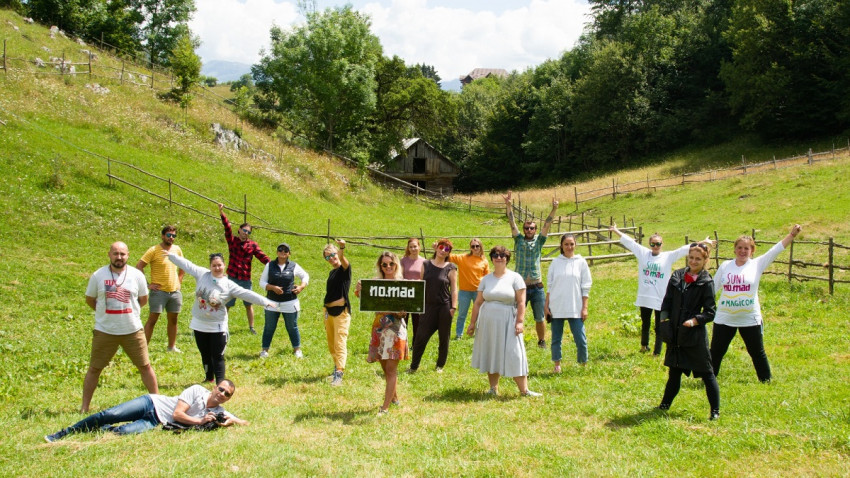 Trei briefuri de la antreprenori au fost soluționate de freelanceri la NO.MAD Outdoor Camp