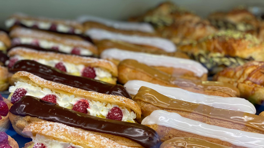Prea multe ecleruri? Niciodată! Pentru iubitorii deserturilor franţuzeşti, brutăriile PAUL reintroduc în meniu cea mai populară ofertă de până acum