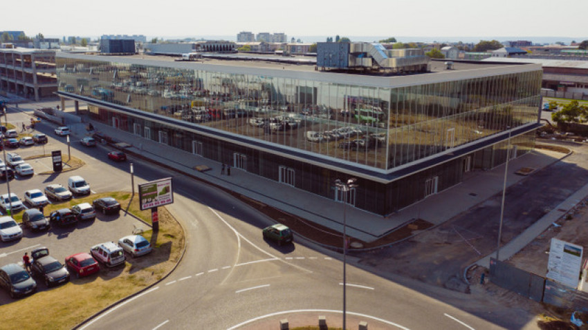 Catinvest a finalizat o clădire mixtă de 12.300 de metri pătrați în Electroputere Parc, ca parte a unei investiții de 39 de milioane de euro, și deschide prima clădire de birouri clasa A din Craiova