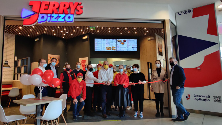 Jerry’s Pizza își dezvoltă serviciile în zona de sud-vest a Bucureștiului și investește peste 150.000 de euro în relocarea unei unități existente în incinta Liberty Mall