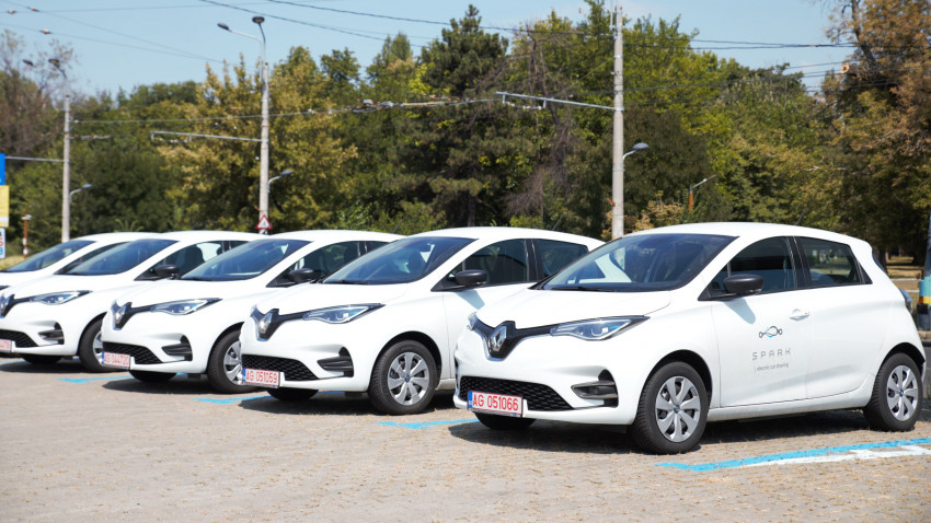 Sondaj: Mai mult de jumătate dintre utilizatorii de carsharing din București preferă SPARK pentru că găsesc foarte ușor mașini, la un cost redus, și contribuie la protejarea mediului prin închirierea de mașini electrice
