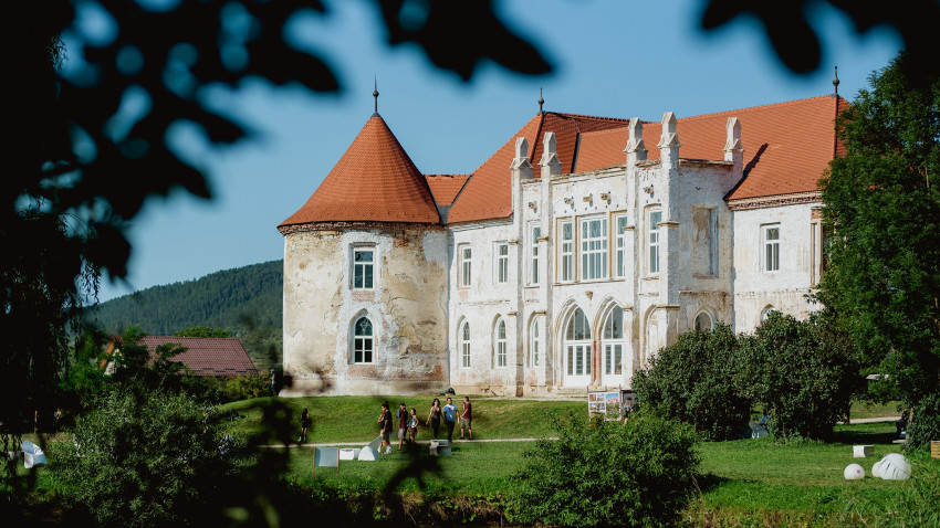 Lidl România investește 150.000 de lei în renovarea castelului Bánffy din Bonțida. Acesta este cel de-al treilea an în care retailerul donează pentru restaurarea monumentului, în calitate de partener strategic al Electric Castle