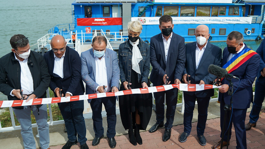 PENNY și Fundația SERA ROMÂNIA inaugurează primul și singurul centru itinerant de recuperare din țară pentru copiii cu dizabilități din Delta Dunării