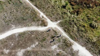 BECOMING LANDSCAPE. OUTLANDS. Mesaje cifrate și semne vizibile din aer au apărut &icirc;n c&acirc;mpul de papură din Parcul Natural Văcărești